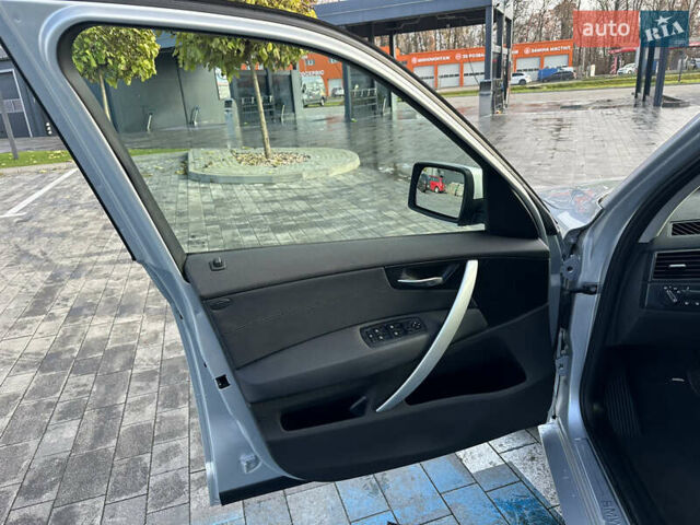 Серый БМВ Х3, объемом двигателя 2 л и пробегом 254 тыс. км за 11600 $, фото 65 на Automoto.ua