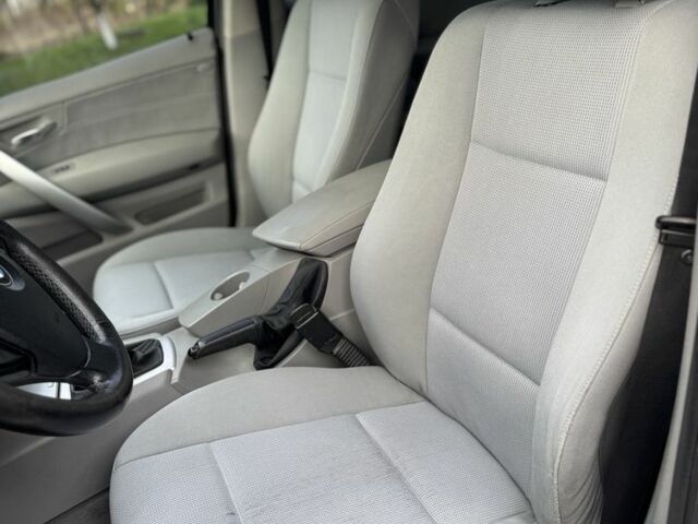 БМВ Х3 2008 в Хусте на Automoto.ua Серый БМВ Х3, объемом двигателя 2 л и пробегом 300 тыс. км за 8300 $, фото 6 на Automoto.ua