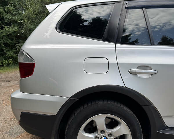 Сірий БМВ Х3, об'ємом двигуна 2 л та пробігом 206 тис. км за 8950 $, фото 14 на Automoto.ua