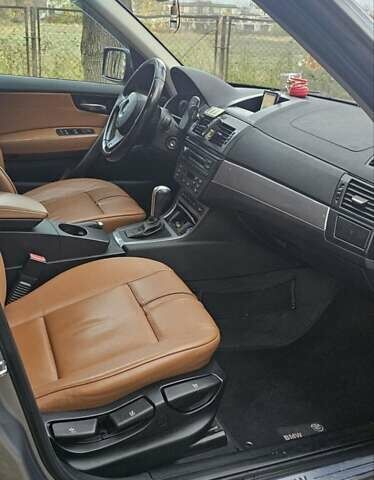 Серый БМВ Х3, объемом двигателя 2 л и пробегом 270 тыс. км за 10000 $, фото 22 на Automoto.ua