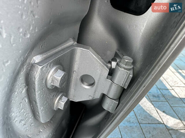 Серый БМВ Х3, объемом двигателя 2 л и пробегом 254 тыс. км за 11600 $, фото 78 на Automoto.ua