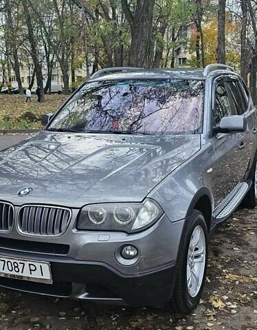 Серый БМВ Х3, объемом двигателя 2 л и пробегом 270 тыс. км за 10000 $, фото 1 на Automoto.ua