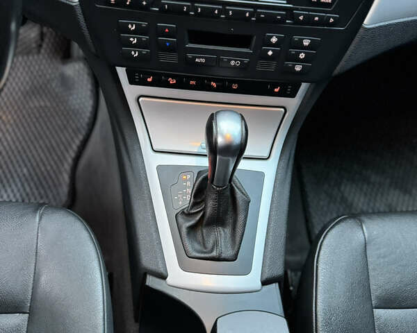 Сірий БМВ Х3, об'ємом двигуна 2 л та пробігом 227 тис. км за 12200 $, фото 17 на Automoto.ua