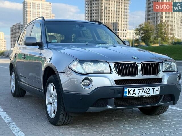 Серый БМВ Х3, объемом двигателя 2 л и пробегом 299 тыс. км за 10500 $, фото 6 на Automoto.ua