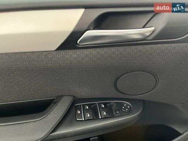 Серый БМВ Х3, объемом двигателя 2 л и пробегом 300 тыс. км за 13100 $, фото 13 на Automoto.ua