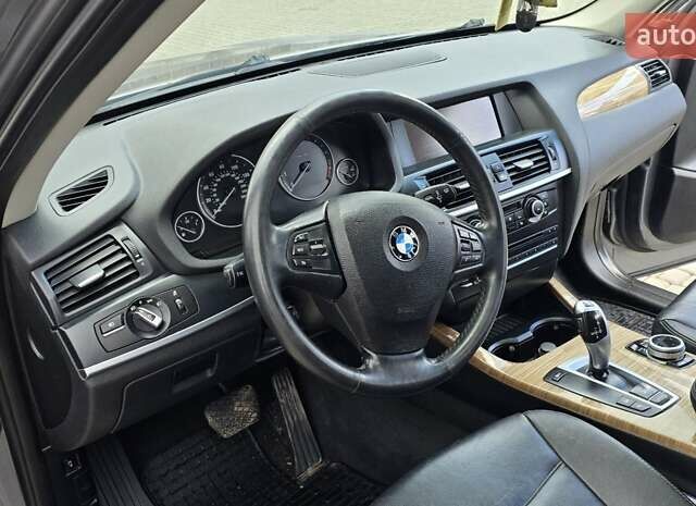 Серый БМВ Х3, объемом двигателя 3 л и пробегом 249 тыс. км за 13600 $, фото 16 на Automoto.ua