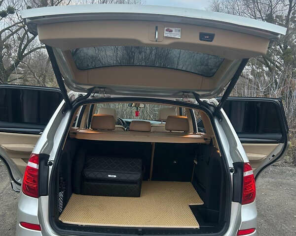 Серый БМВ Х3, объемом двигателя 3 л и пробегом 95 тыс. км за 16000 $, фото 27 на Automoto.ua