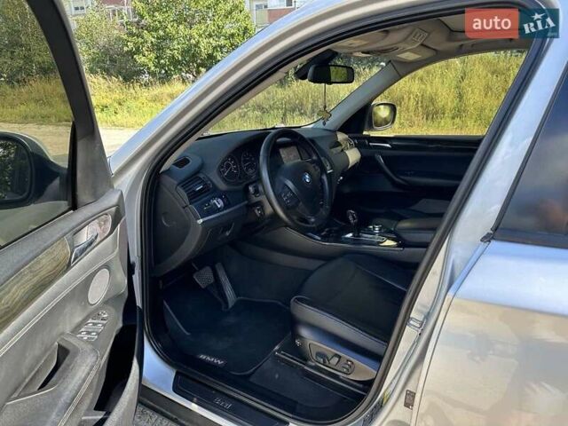 Серый БМВ Х3, объемом двигателя 3 л и пробегом 103 тыс. км за 10500 $, фото 6 на Automoto.ua