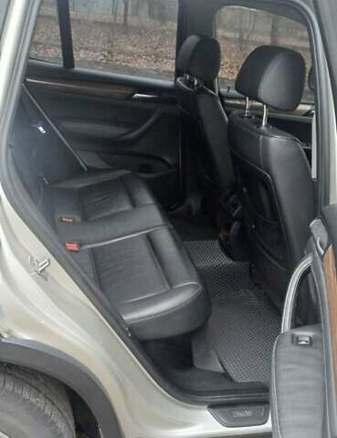 БМВ Х3 2011 у Славянске на Automoto.ua Сірий БМВ Х3, об'ємом двигуна 3 л та пробігом 303 тис. км за 12300 $, фото 9 на Automoto.ua