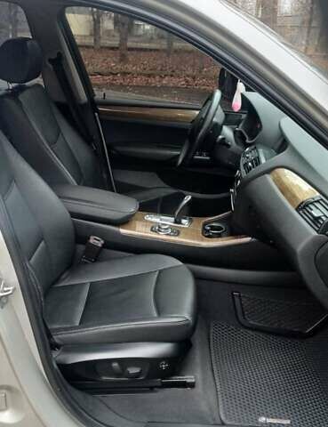 БМВ Х3 2011 у Славянске на Automoto.ua Сірий БМВ Х3, об'ємом двигуна 3 л та пробігом 303 тис. км за 12300 $, фото 6 на Automoto.ua