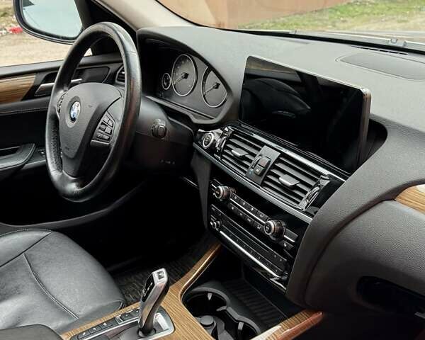 Серый БМВ Х3, объемом двигателя 3 л и пробегом 242 тыс. км за 14100 $, фото 2 на Automoto.ua