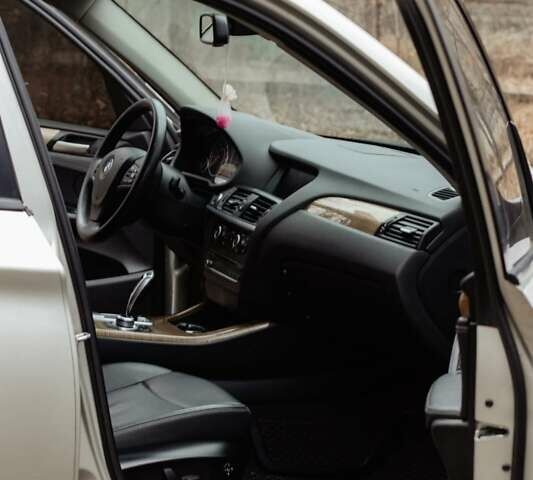 БМВ Х3 2011 у Славянске на Automoto.ua Сірий БМВ Х3, об'ємом двигуна 3 л та пробігом 303 тис. км за 12300 $, фото 8 на Automoto.ua