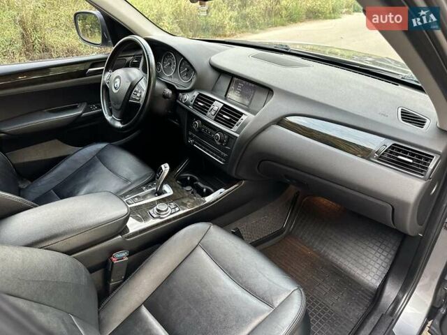 Серый БМВ Х3, объемом двигателя 2 л и пробегом 156 тыс. км за 14500 $, фото 17 на Automoto.ua