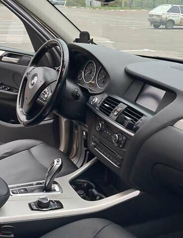 Серый БМВ Х3, объемом двигателя 2 л и пробегом 200 тыс. км за 9800 $, фото 6 на Automoto.ua