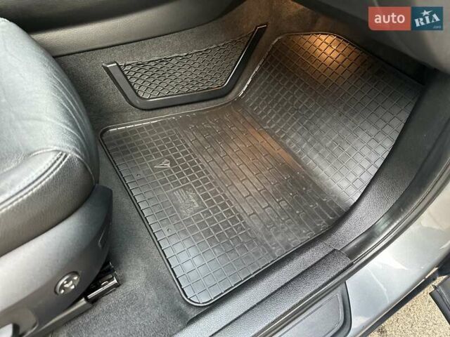 Серый БМВ Х3, объемом двигателя 2 л и пробегом 156 тыс. км за 14500 $, фото 19 на Automoto.ua