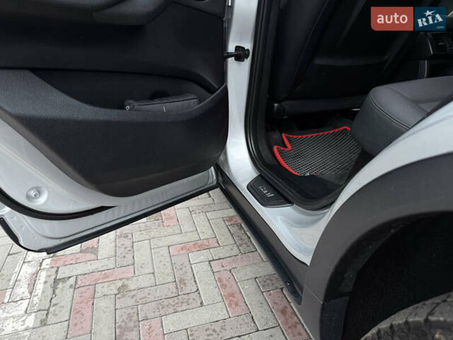 Серый БМВ Х3, объемом двигателя 2 л и пробегом 255 тыс. км за 15300 $, фото 15 на Automoto.ua