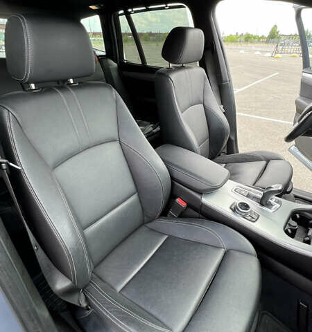 Серый БМВ Х3, объемом двигателя 2.98 л и пробегом 180 тыс. км за 14000 $, фото 4 на Automoto.ua