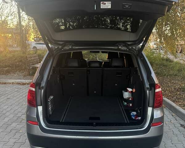 Серый БМВ Х3, объемом двигателя 2 л и пробегом 303 тыс. км за 13000 $, фото 9 на Automoto.ua