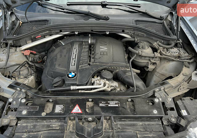 Серый БМВ Х3, объемом двигателя 2.98 л и пробегом 180 тыс. км за 14000 $, фото 11 на Automoto.ua