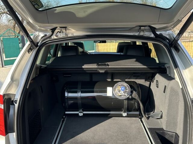 Серый БМВ Х3, объемом двигателя 3 л и пробегом 305 тыс. км за 10000 $, фото 2 на Automoto.ua