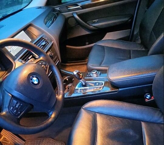 Серый БМВ Х3, объемом двигателя 2 л и пробегом 260 тыс. км за 10500 $, фото 3 на Automoto.ua