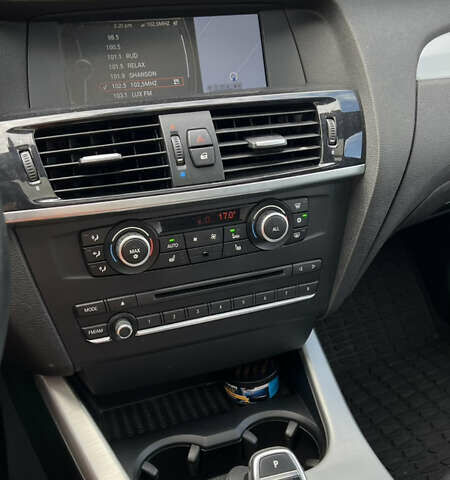 Серый БМВ Х3, объемом двигателя 2.98 л и пробегом 180 тыс. км за 14000 $, фото 10 на Automoto.ua