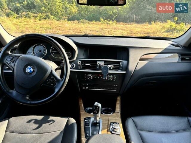 Серый БМВ Х3, объемом двигателя 2 л и пробегом 295 тыс. км за 10800 $, фото 9 на Automoto.ua