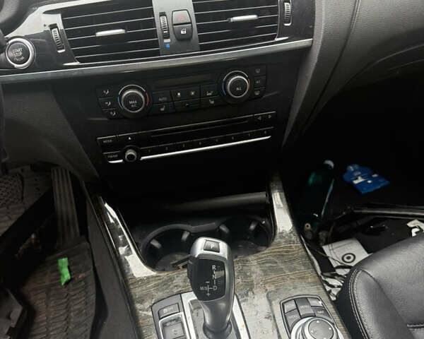 Серый БМВ Х3, объемом двигателя 2 л и пробегом 200 тыс. км за 9250 $, фото 8 на Automoto.ua