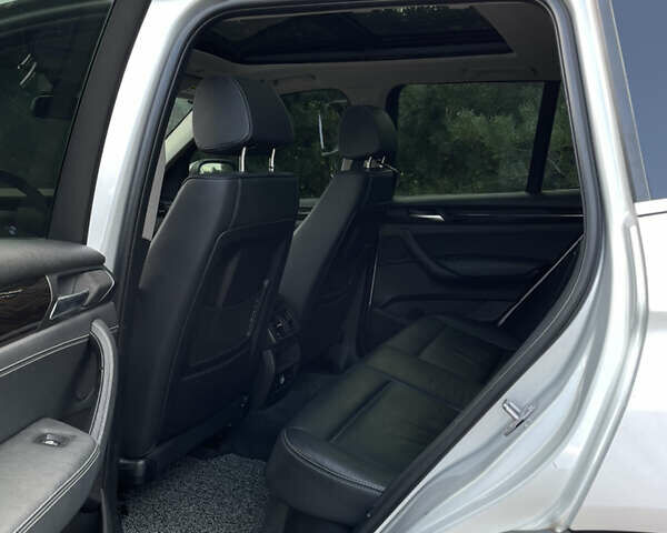 Серый БМВ Х3, объемом двигателя 2 л и пробегом 117 тыс. км за 18000 $, фото 18 на Automoto.ua