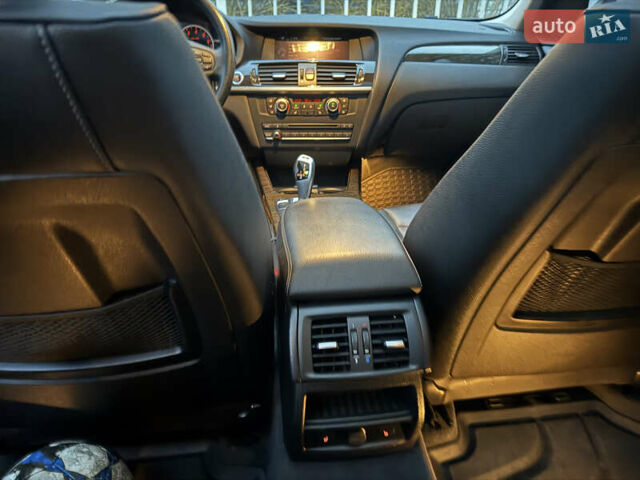 Серый БМВ Х3, объемом двигателя 2 л и пробегом 144 тыс. км за 14000 $, фото 16 на Automoto.ua