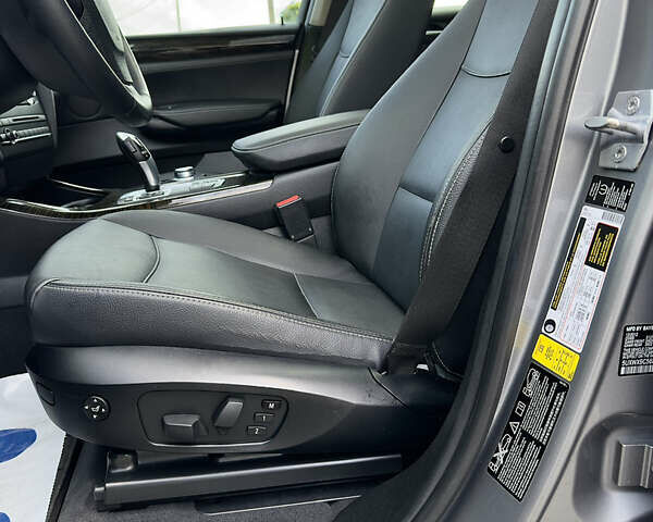 Сірий БМВ Х3, об'ємом двигуна 2 л та пробігом 178 тис. км за 11999 $, фото 24 на Automoto.ua