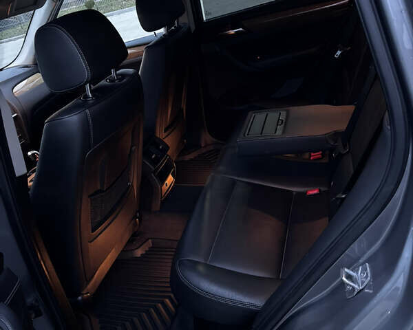 Серый БМВ Х3, объемом двигателя 2 л и пробегом 195 тыс. км за 14300 $, фото 9 на Automoto.ua