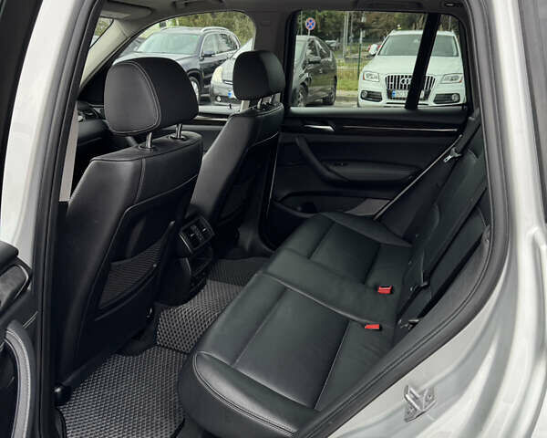 Серый БМВ Х3, объемом двигателя 2 л и пробегом 133 тыс. км за 15000 $, фото 5 на Automoto.ua