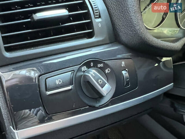 Серый БМВ Х3, объемом двигателя 2 л и пробегом 253 тыс. км за 12800 $, фото 37 на Automoto.ua