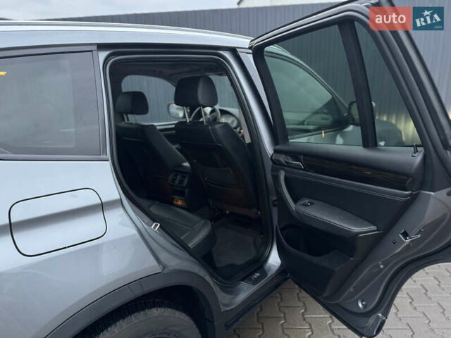 Серый БМВ Х3, объемом двигателя 2 л и пробегом 185 тыс. км за 13000 $, фото 15 на Automoto.ua