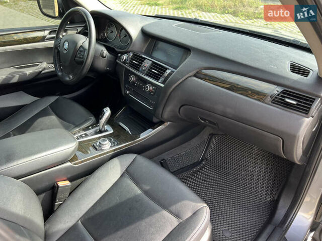 Серый БМВ Х3, объемом двигателя 2 л и пробегом 253 тыс. км за 12800 $, фото 7 на Automoto.ua