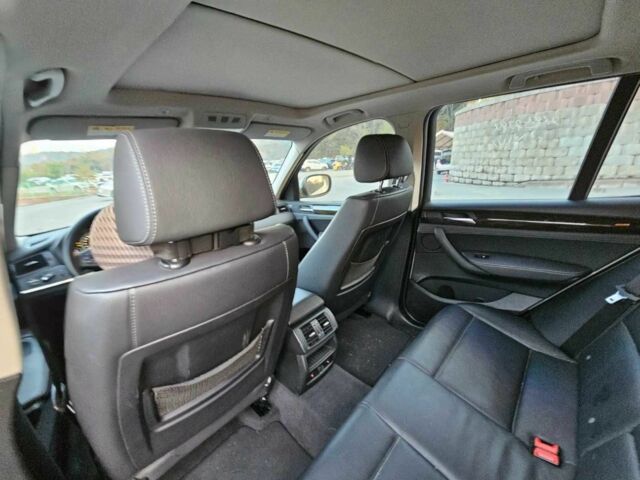 Серый БМВ Х3, объемом двигателя 2 л и пробегом 142 тыс. км за 3800 $, фото 5 на Automoto.ua