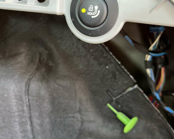 Серый БМВ Х3, объемом двигателя 2 л и пробегом 259 тыс. км за 17900 $, фото 20 на Automoto.ua