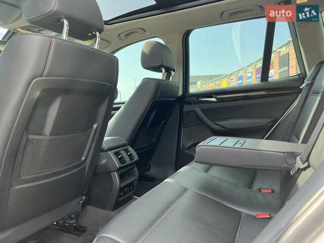 Сірий БМВ Х3, об'ємом двигуна 2 л та пробігом 130 тис. км за 18200 $, фото 4 на Automoto.ua
