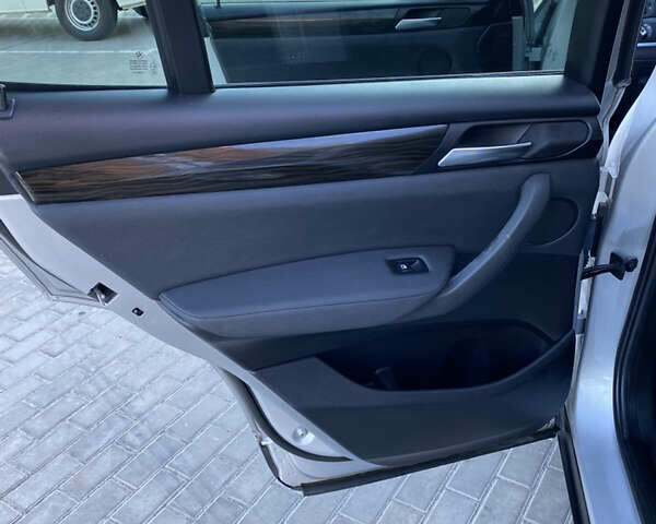 Сірий БМВ Х3, об'ємом двигуна 2 л та пробігом 212 тис. км за 13400 $, фото 34 на Automoto.ua