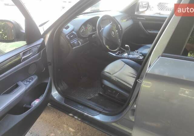 Серый БМВ Х3, объемом двигателя 2 л и пробегом 213 тыс. км за 14000 $, фото 6 на Automoto.ua