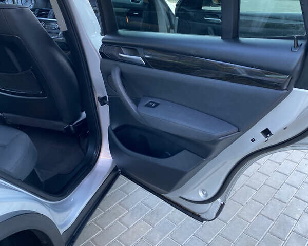 Сірий БМВ Х3, об'ємом двигуна 2 л та пробігом 212 тис. км за 13400 $, фото 52 на Automoto.ua