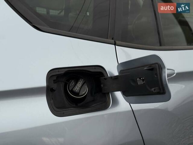 Серый БМВ Х3, объемом двигателя 2 л и пробегом 197 тыс. км за 12750 $, фото 63 на Automoto.ua