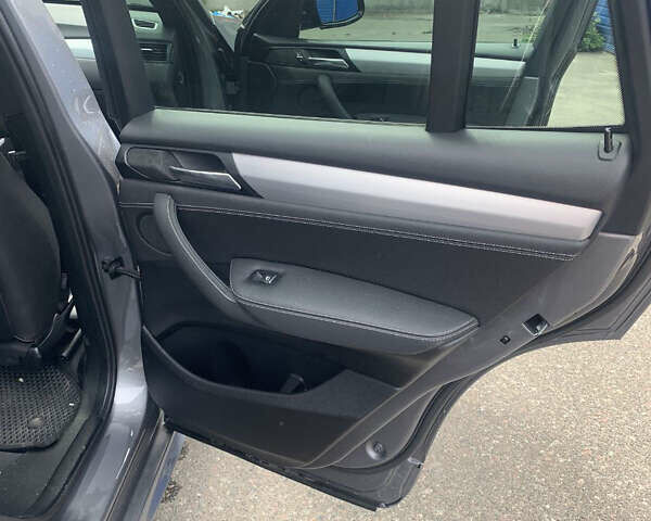 Серый БМВ Х3, объемом двигателя 2 л и пробегом 65 тыс. км за 40500 $, фото 19 на Automoto.ua