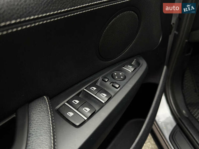 Серый БМВ Х3, объемом двигателя 2 л и пробегом 175 тыс. км за 15000 $, фото 13 на Automoto.ua