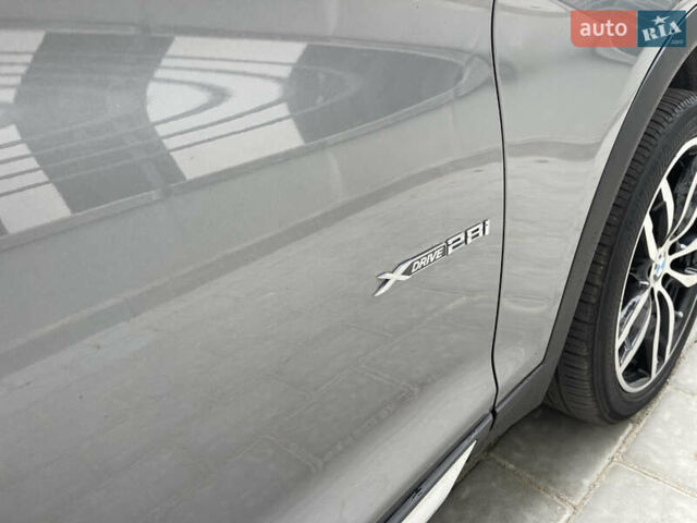 Серый БМВ Х3, объемом двигателя 2 л и пробегом 155 тыс. км за 15000 $, фото 8 на Automoto.ua