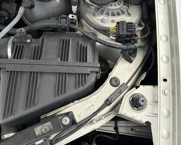 Серый БМВ Х3, объемом двигателя 2 л и пробегом 176 тыс. км за 15900 $, фото 9 на Automoto.ua