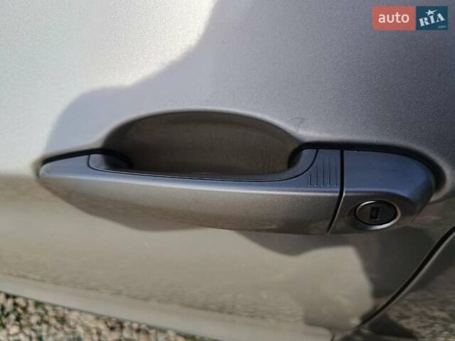 Сірий БМВ Х3, об'ємом двигуна 2 л та пробігом 175 тис. км за 15800 $, фото 9 на Automoto.ua