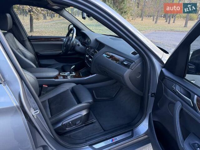 Серый БМВ Х3, объемом двигателя 2 л и пробегом 141 тыс. км за 18900 $, фото 11 на Automoto.ua