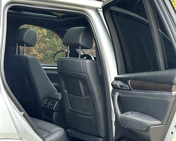 Сірий БМВ Х3, об'ємом двигуна 2 л та пробігом 135 тис. км за 17999 $, фото 34 на Automoto.ua